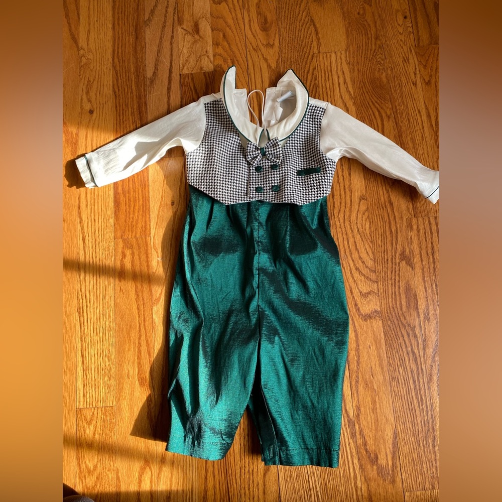 Formal Baby Boys Outfit w/ Bow tie EUC